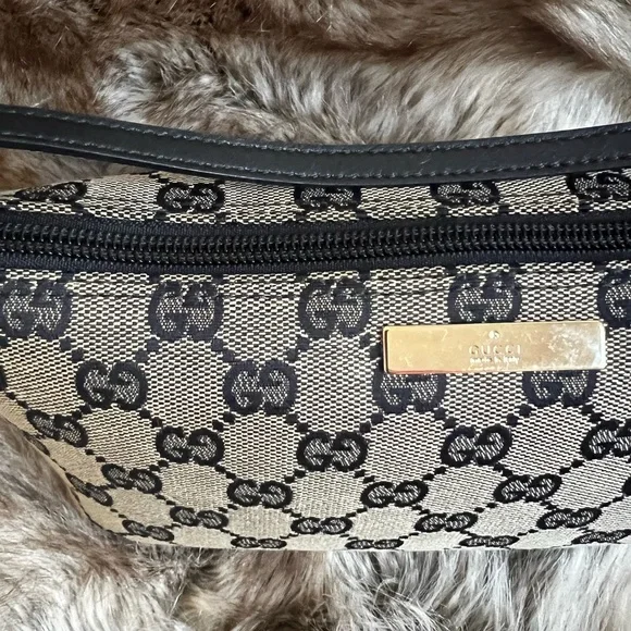 Gucci Monogram Boat Shoulder Bag - Picture 2 of 9